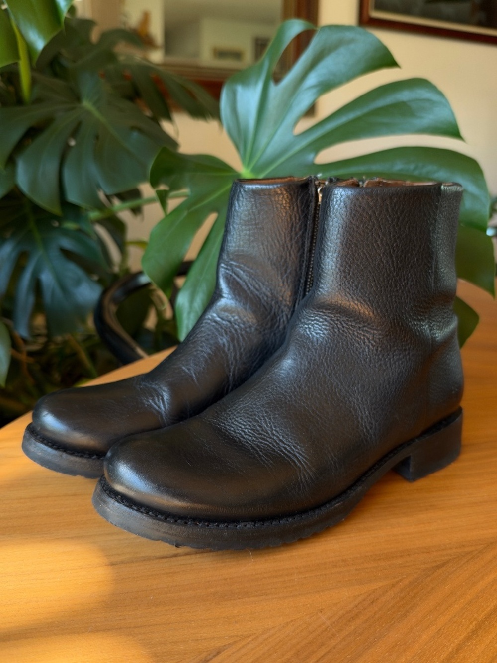 FRYE Veronica Inside Zip Bootie, size 9.5